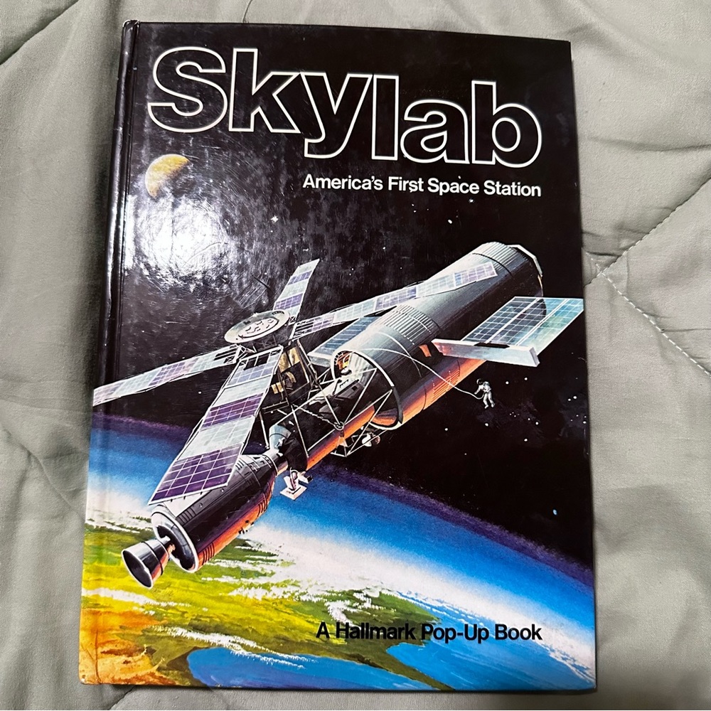 Skylab: 1973 America's First Space Station. A Hallmark Pop-Up Book